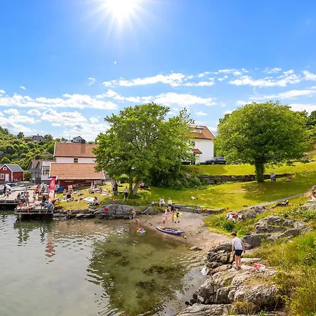 Apartament Med Elbil Lader, Naer Sjoen Og Batblass